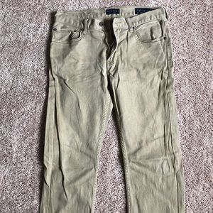 Men’s khaki pants